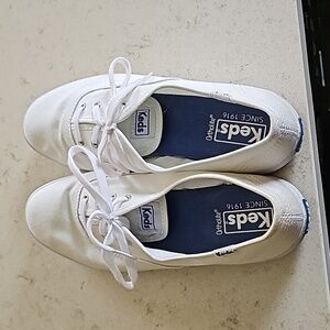 Keds white size 7